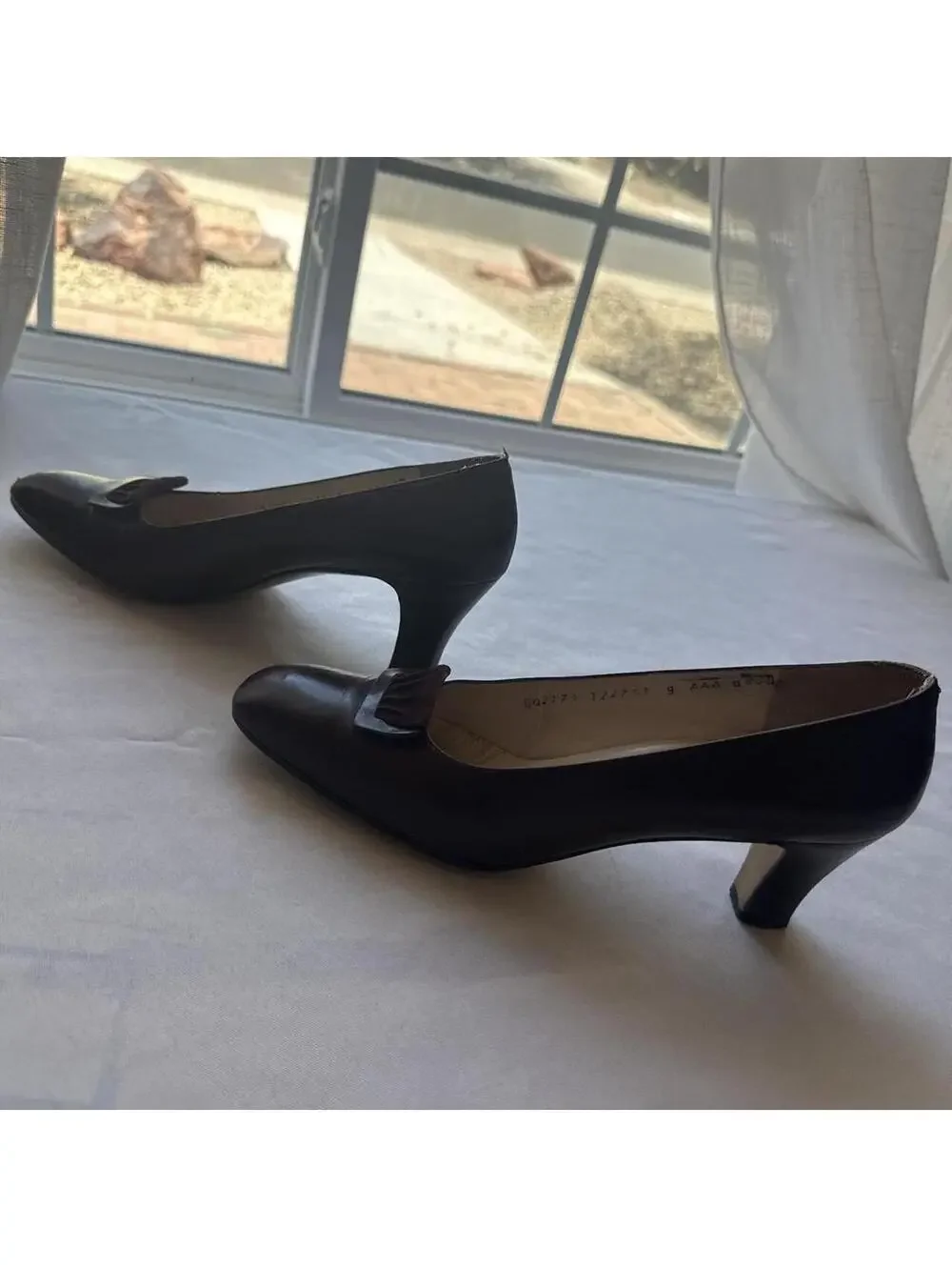 Salvatore Ferragamo Vintage Brown Leather Kitten Heel Pumps with Velvet Bow